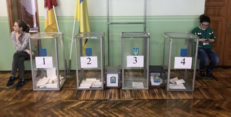 15:00 Результати голосування по Україні здивувало всіх. За кого голосують українці
