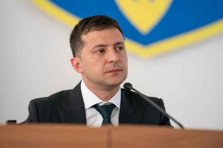 “Вже вдома в Україні”! Зеленський повідомив радісну новину. Звільнили відомого політичного в’язня!