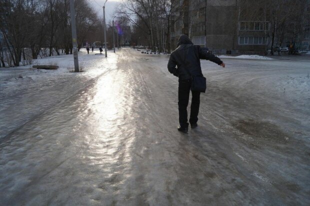 “20 см снігу та ожеледиця”!  Україну накриє люта негода, хто відчує прихід зими першим!