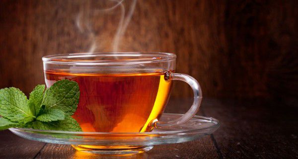 Насправді, пити гарячий чай – небезпечно для здоров’я і ми, звичайно, розповідаємо, чому!