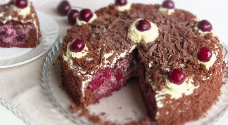 Торт «П’яна вишня» — смачна прикраса святкового столу!