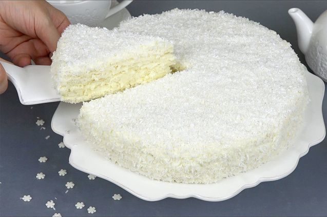 Торт “Сніжинка” – смачна прикраса новорічного столу. Тане у роті, наче сніжинка!