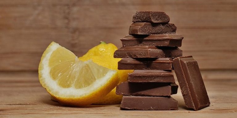 Шоколад або фрукти! Що корисніше для здоров’я!
