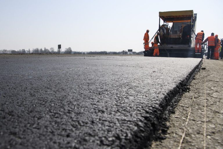 Ремонт і будівництво доріг в Україні контролюватимуть іноземні компанії!