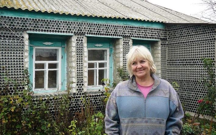 Українка утеплила будинок пляшками: ефект вийшов приrоломшливий