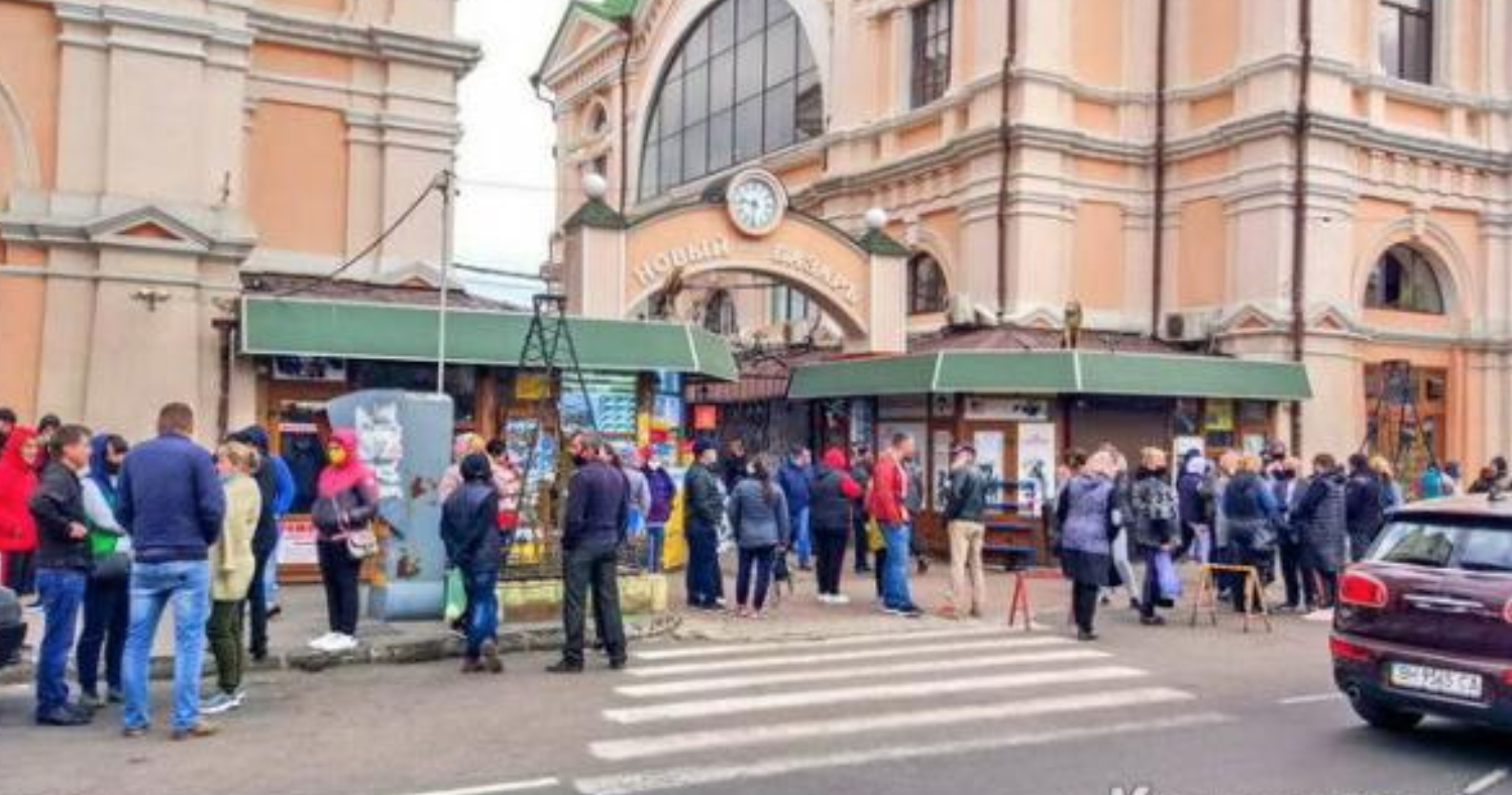 Влада таки здригнулась: Підприємці один з найбільших продуктово-побутових ринків Одеси влаштували бунт проти карантину і доиоглись свого