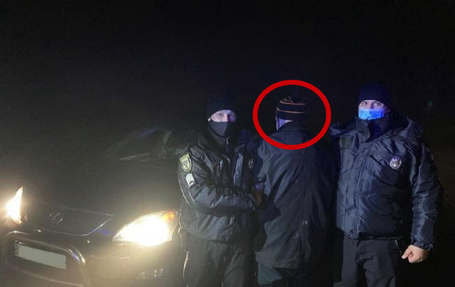 Щ0йно під Черніговом 80-річний дідусь викрав “Лексус” біля сільради: підняв на вуха всю поліцію
