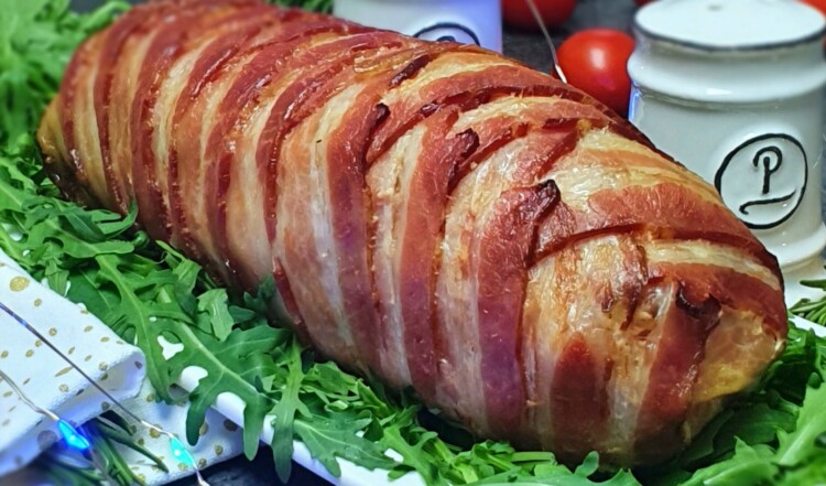 На святковий стіл обов’язково приготую свинячу вирізку з яблуками! Це просто і дуже смачно!