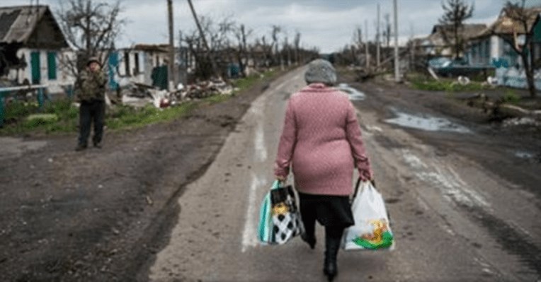 Рівно рік тому я пішов від своєї дружини. Залишив її, тому що познайомився з молодою дівчиною, яка дарувала мені задоволення …