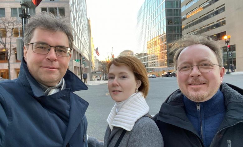 Олена Зеркаль – всім привіт із Вашингтону. Україно тримайте позитивні вечірні новини !