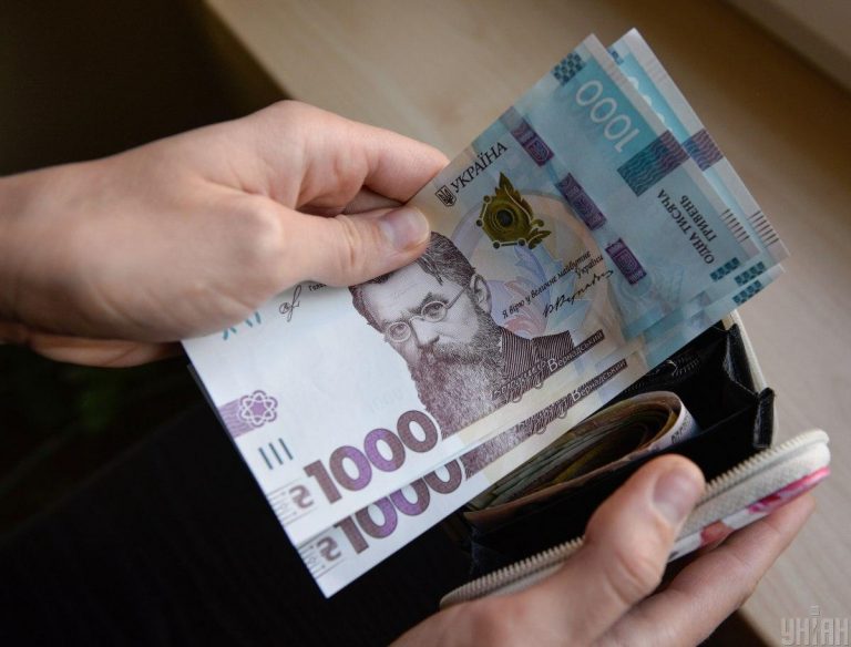Додадуть відразу 1650 гривень: кому з пенсіонерів чекати солідної надбавки до виплат