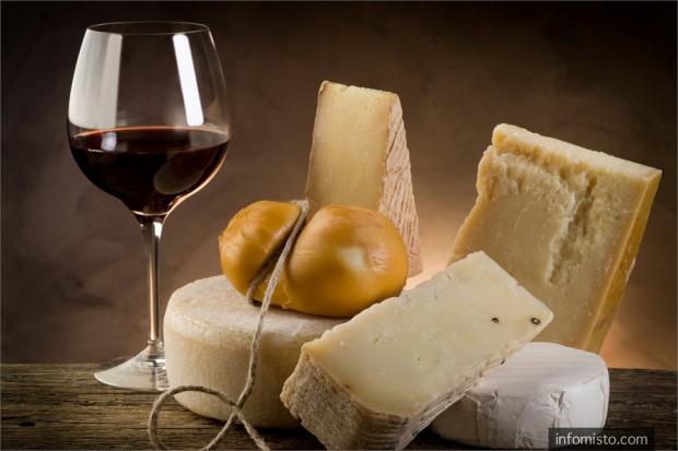 Ви будете здивовані! Учені пояснили, чому сир – найкраща закуска до вина!
