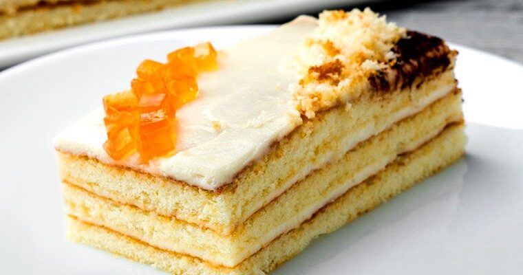 Смачний торт «5 ложок»! Простий в приготуванні бісквітний торт зі сметанним кремом!