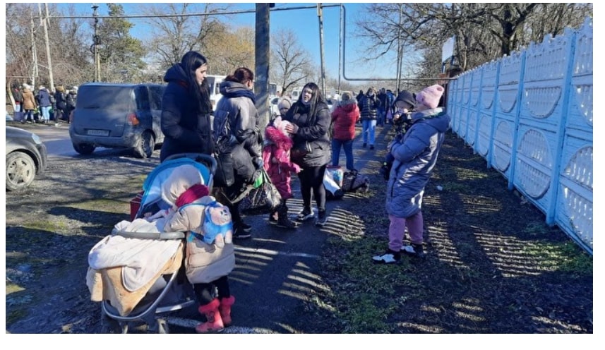 Кілька тисяч «сковиренних» після помпезної евакуції тупо кинули під Ростовом. Але саме головне, що закрили в‘їзд на окуповані території з рф.
