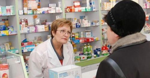 Як жінка в аптеці купувала ліки від кашлю … В аптекаря від злості почервоніло обличчя!