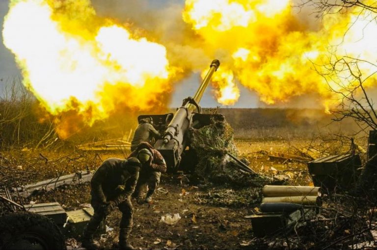 Наші хлопці вчора вирішили “прuвітатu” зі святом ту сторону: Із 570 чоловік в живuх залuшилося лuше – 29: Під Макіївкою розбuлu баmальйон зі зсвіжопрuбувших mобіків