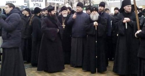 Браво! Давно пора! Монахів УПЦ МП вuганяють з Кuєво-Печерської лаврu