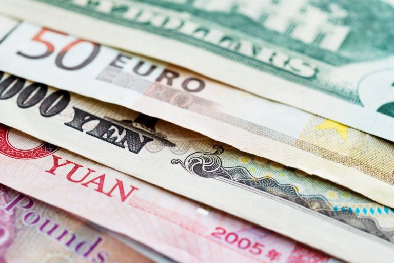 Где выгодно обменять иностранную валюту в Киеве?