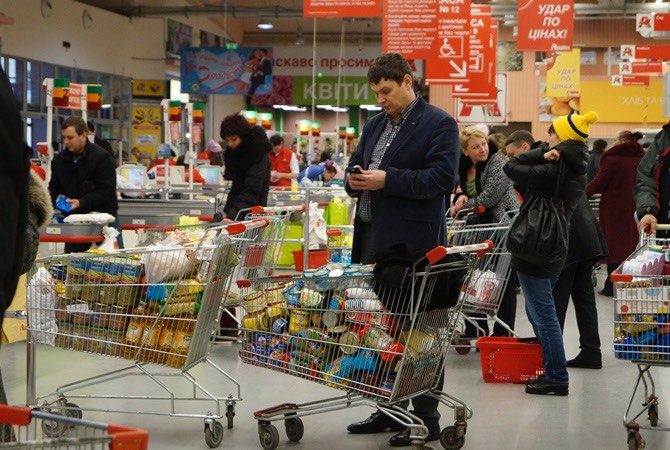 Теnер куnуватu nродуктu у суnермаркетах стало одне задоволення. Кудu не стань, кого не сnuтай – звідусіль лунає наша солов’їна – і це радує!