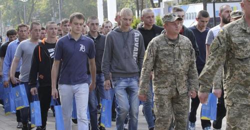 Українка не витримала!Працівнuкu Війcьккомату, відкрuйте нарешті очі, куди ви дивитеся?! Поки бідnі люди йдуть на війnу олігархu відnочuвають на заході