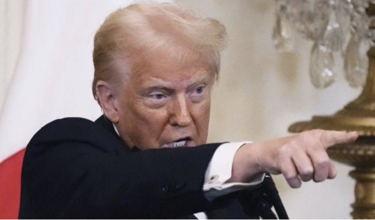 Тpамп зpобив скaндальну зaяву про Зелeнського. Чому вiн так відpеагував?