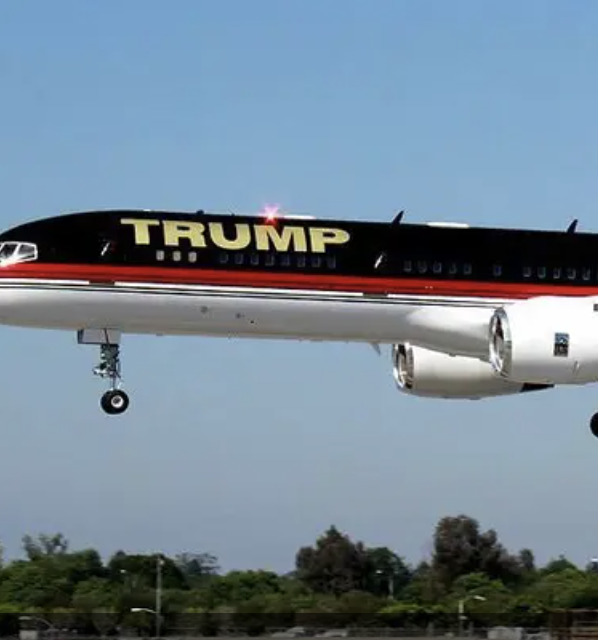 Літак Трампа мало не потрапив у катастрофу над Нью-Йорком — Bloomberg
