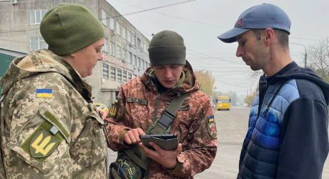 Через “бусифікацію” та корупцію: до Ради внесли закон – заборонити ТЦК перевірку документів на вулицях та блокпостах