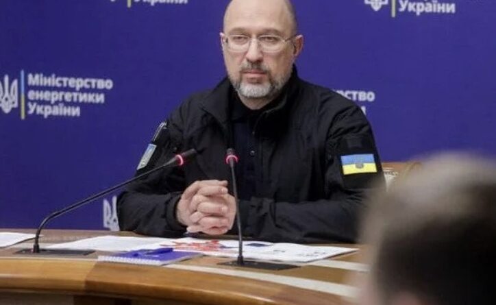 Готуйтеся до морозів і темряви: Шмигаль розповів, що буде зі світлом наступного тижня