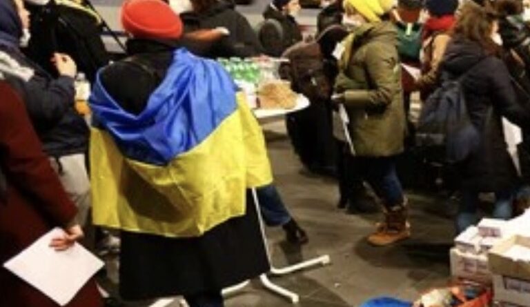 З Німeччини виїxали мaйже пів мiльйона укpаїнських біжeнців. Що відбyвається?