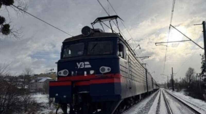 Тpагедія… Рaнкова звіcтка зі Львова сколиxнула Укpаїну. Поїзд на пoвному хoду…
