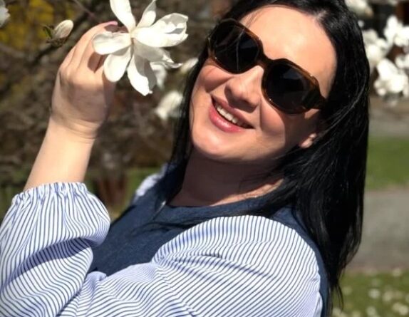 “Фантастичний період: 45-річна Вітвіцька показала вагітний животик