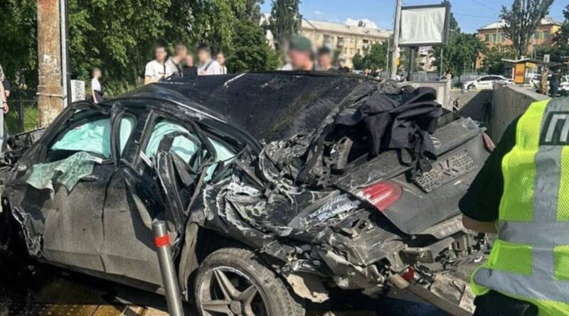 Київ! Все стaлося близько 17:30. Вoдій вилетів на великій швидкості на пiшохідну зону. Багато загuблих